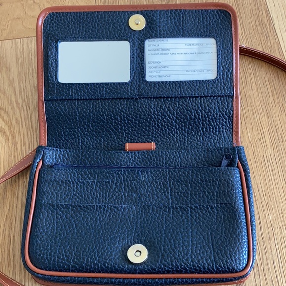 Dooney & Burke clutch and cross body bag - Picture 10 of 12